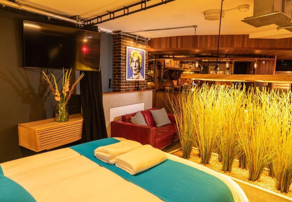 Appartamento The Jazz Quarters, Southsea'S Hidden Gem Portsmouth Esterno foto